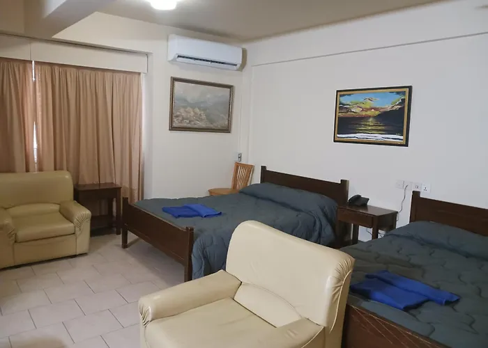 ホテル Denis ニコシア